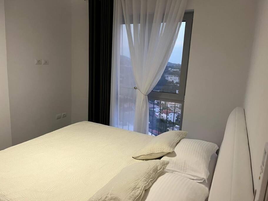 Royal Hill Apartments 2 By Ps Durres Exterior photo